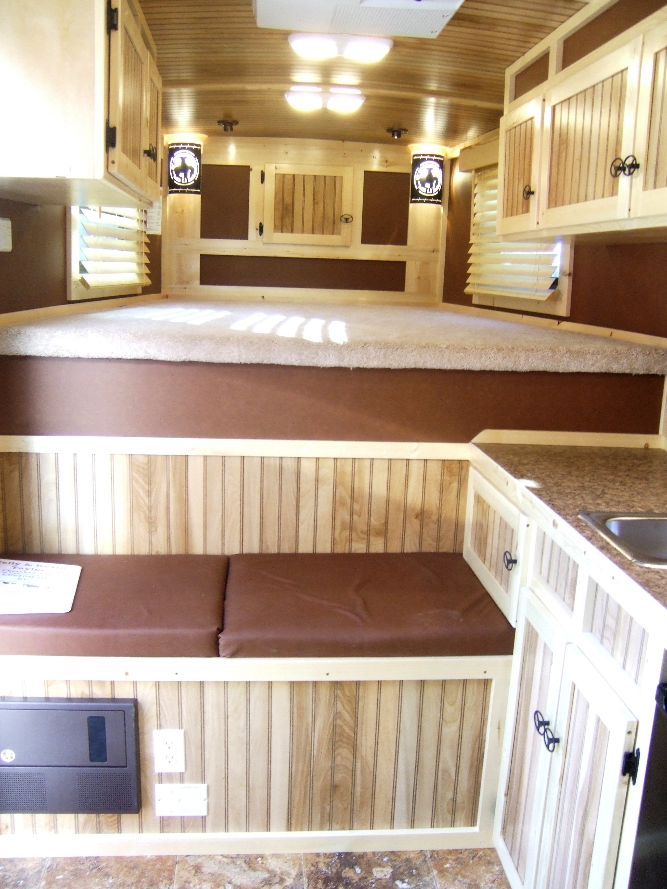 4 Basic Package W bench Seat
